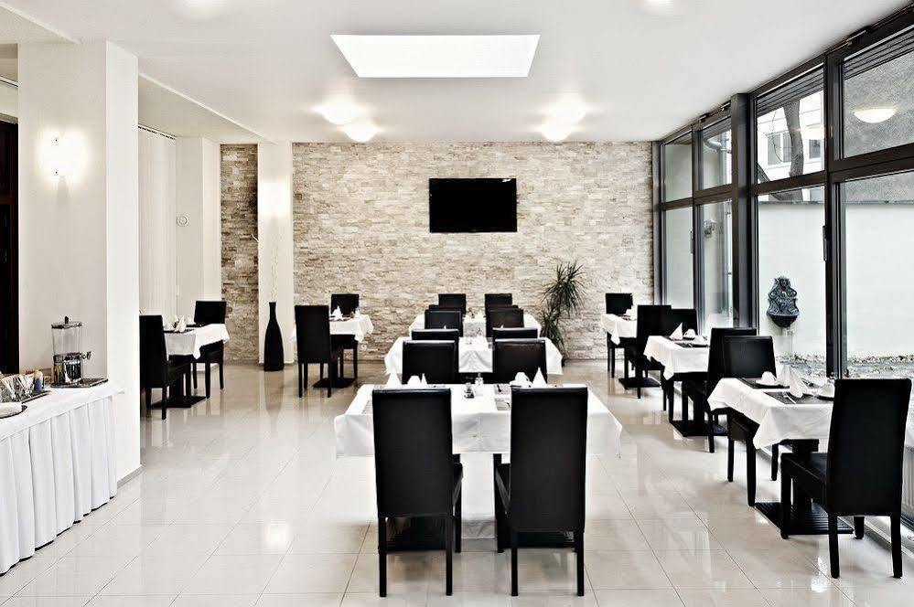 Hotel Cyro Brno Exterior photo