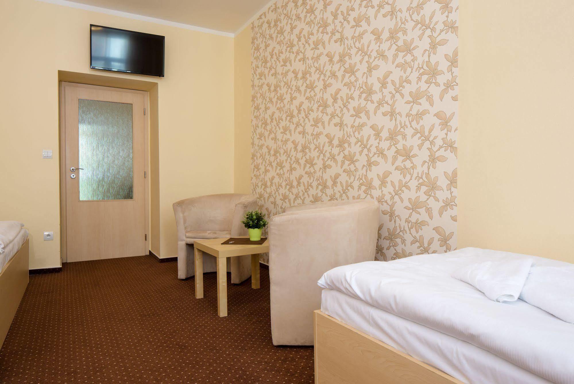 Hotel Cyro Brno Exterior photo